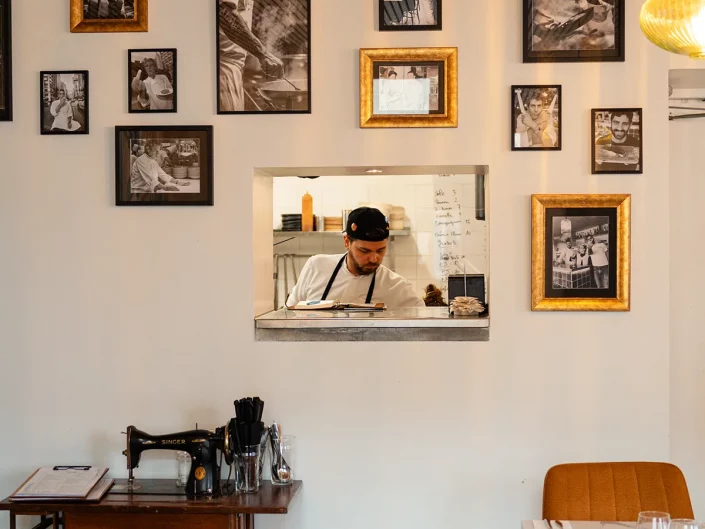 Chef en cuisine restaurant la pallice