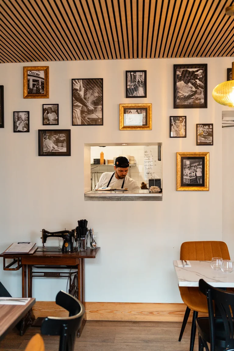 Chef en cuisine restaurant la pallice